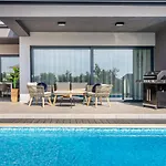 Borealis Villa